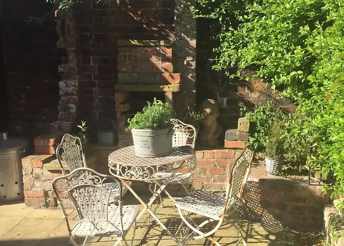 Charming Victorian Terrace, Near Lincoln Castle